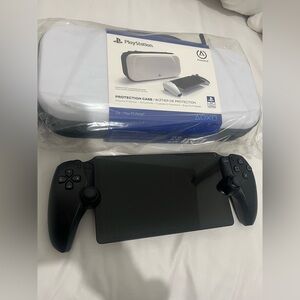 PlayStation Black and White Protection Case with Controller